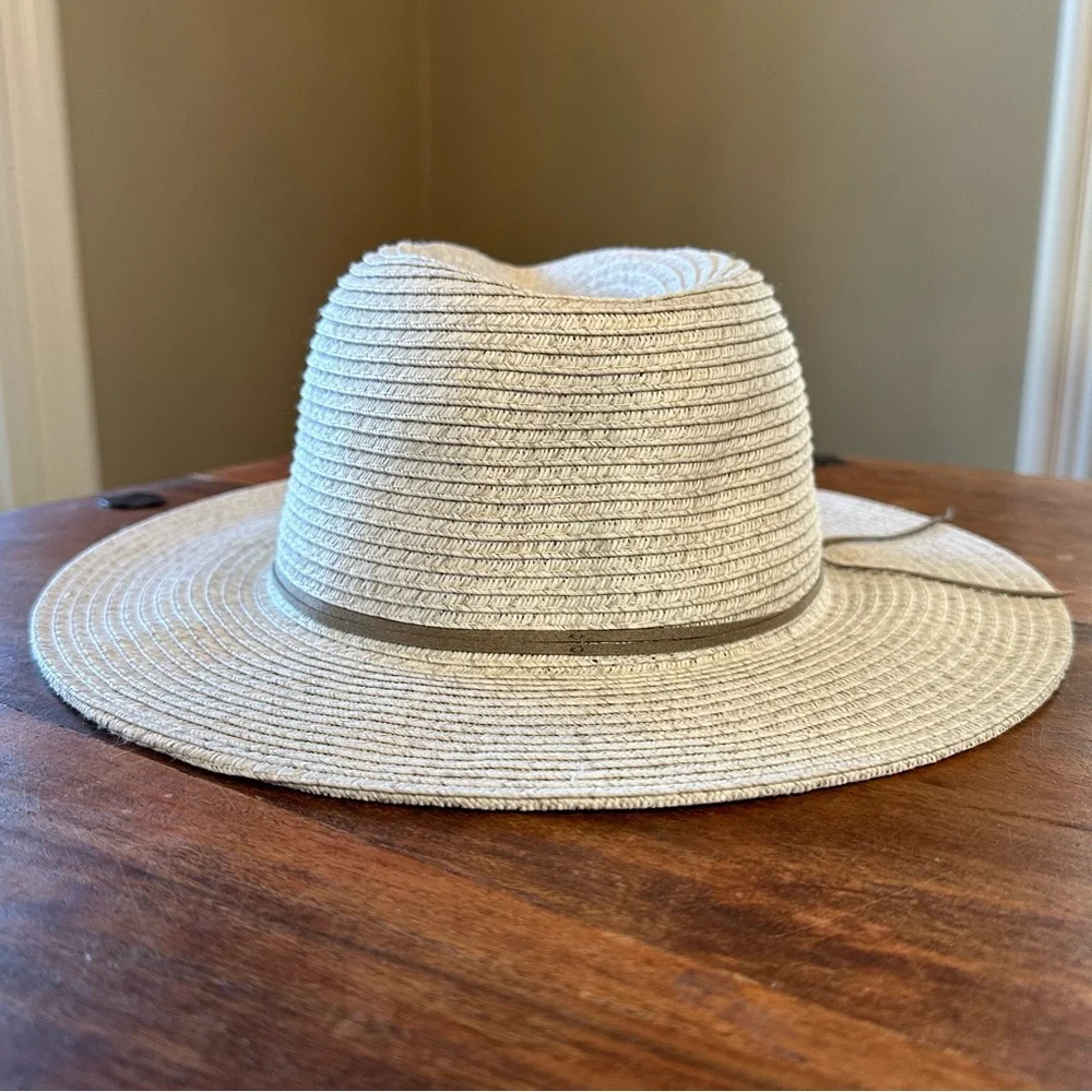 NWOT Vince Camuto Paper Fedora Hat - One Size